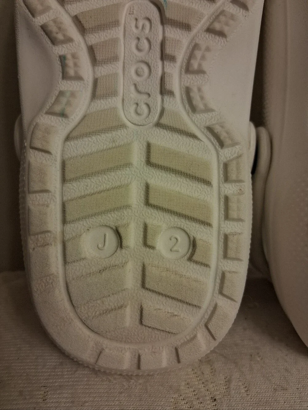 Crocs Kids Classic Clog - White Size J 2 Boys Girls Clean